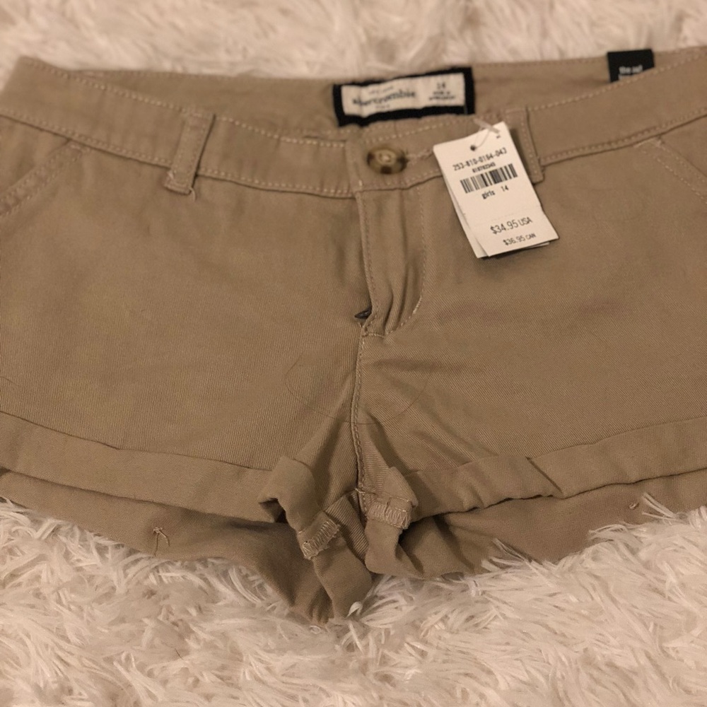 Shorts - Picture 3 of 5